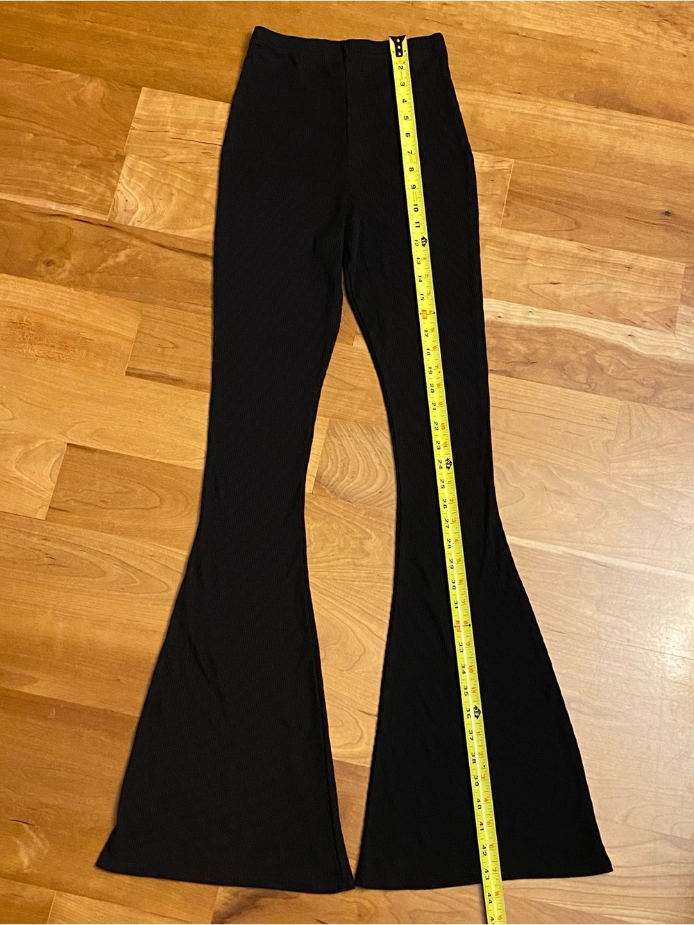 PrettyLittleThing 90s Black Ribbed Flared Pants - Picture 4 of 5